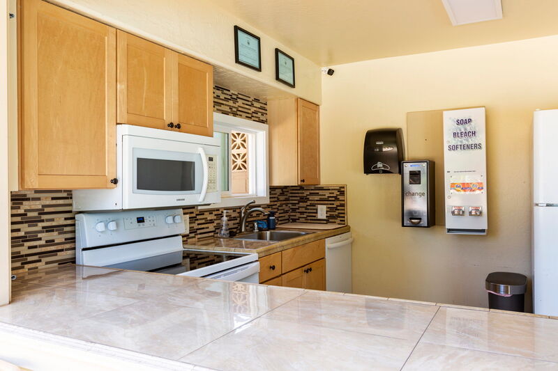 Maui Kai 806 oceanfront location on Kaanapali Beach, walking distance to restaurants and shops