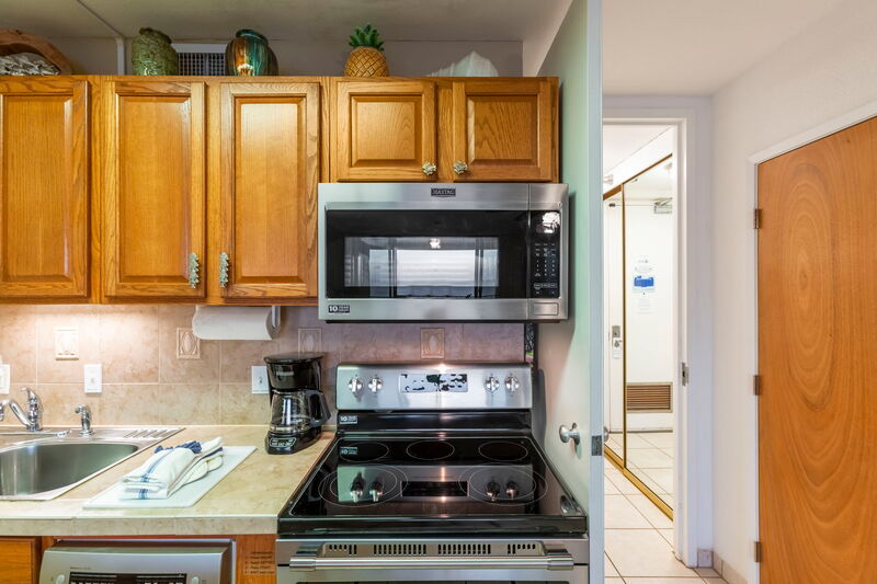 Maui Kai 806 ocean views from lanai, perfect for watching whales breach and dolphins play